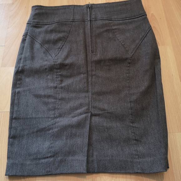 Super elegant grey skirt - Picture 4 of 4